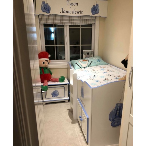 Low Cabin Bed With Boxing Glove Handpainted Artwork
